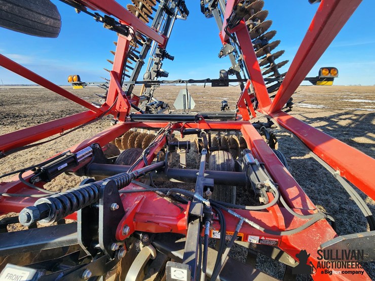 2013-case-ih-330-image-18