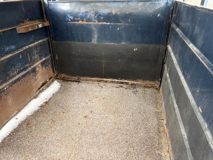 corn-pro-livestock-trailer---off-site-image-7