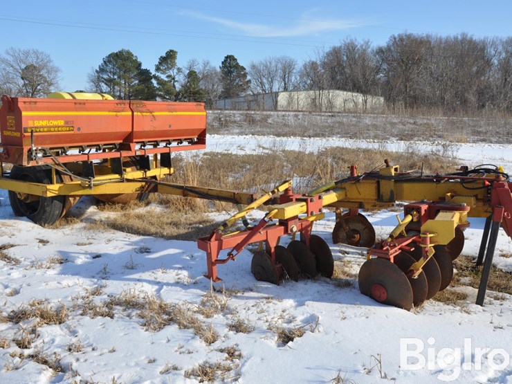 sunflower-9210-3-pt-levee-plow-w/-seeder-&-packer-image-4