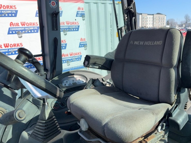 new-holland-b95b-image-26