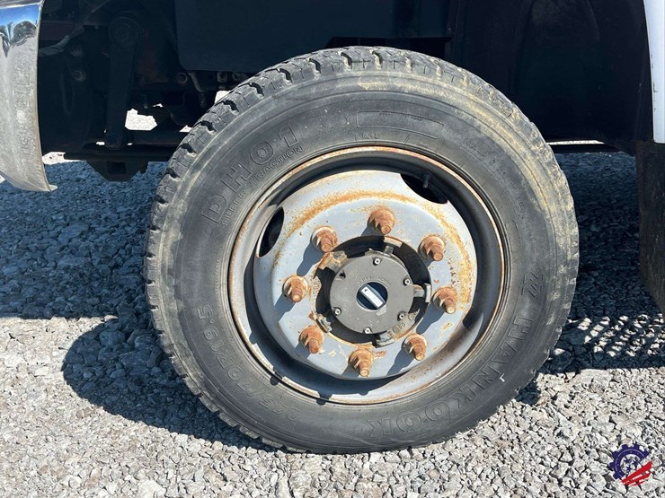 2007-gmc-c5500-flatbed-truck-image-5