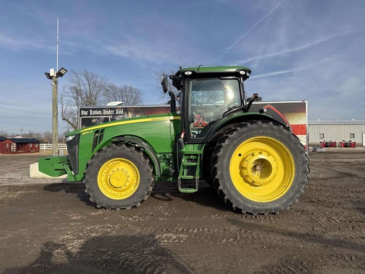 john-deere-8310r-image-2