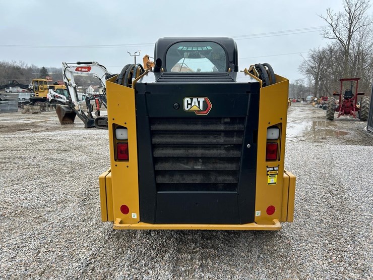 2019-caterpillar-246d3-image-3