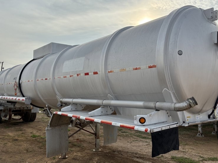 2010-heil-trailer-image-3