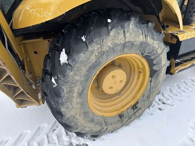 caterpillar-420f-image-22