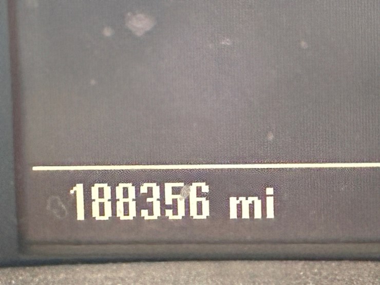 2015-chevrolet-silverado-2500hd-image-9