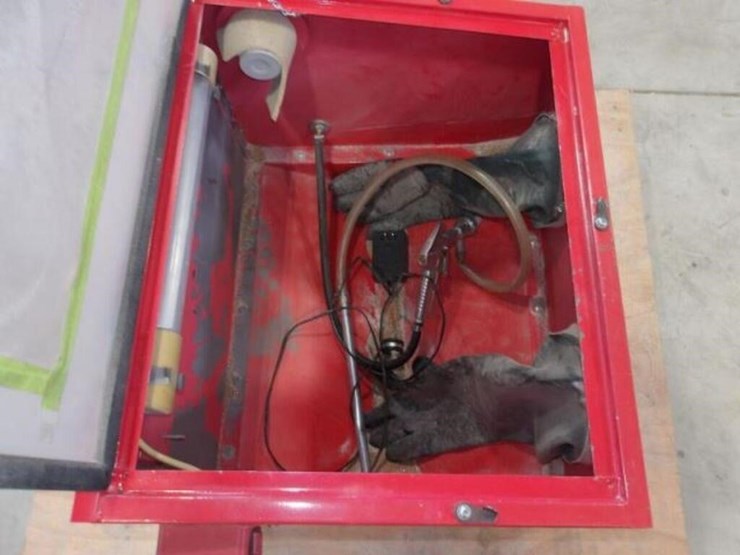 bench-top-sandblasting-cabinet(s)-image-9