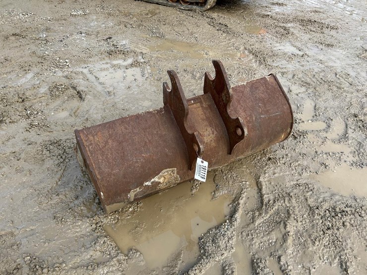 42”-ditching-bucket-for-kubota-excavator-image-2