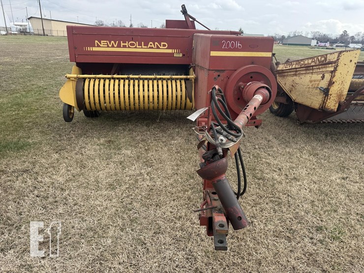 new-holland-570-image-1