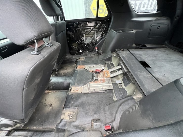 2018-ford-explorer-image-22