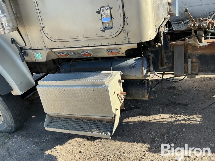 2001-international-2001-image-19