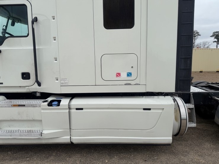 #227-•-2020-mack-anthem-image-23