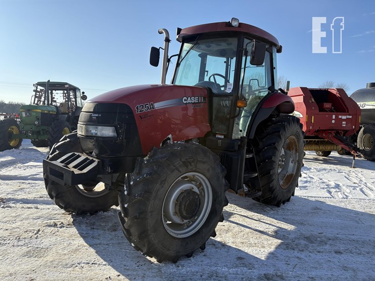 2013-case-ih-farmall-125a-image-1