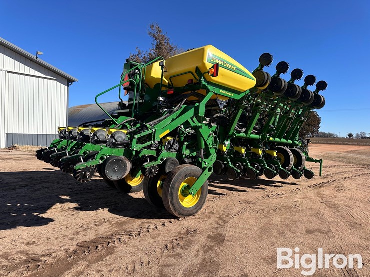 2015-john-deere-1795-image-3