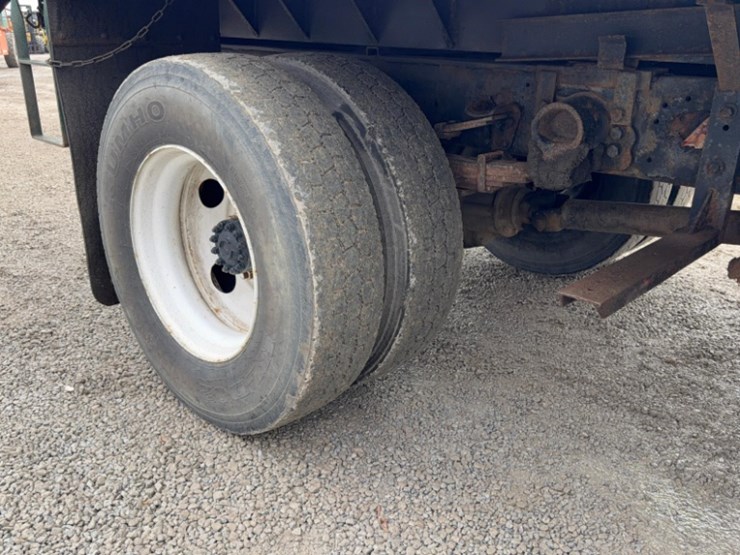 2000-ford-f650-image-13