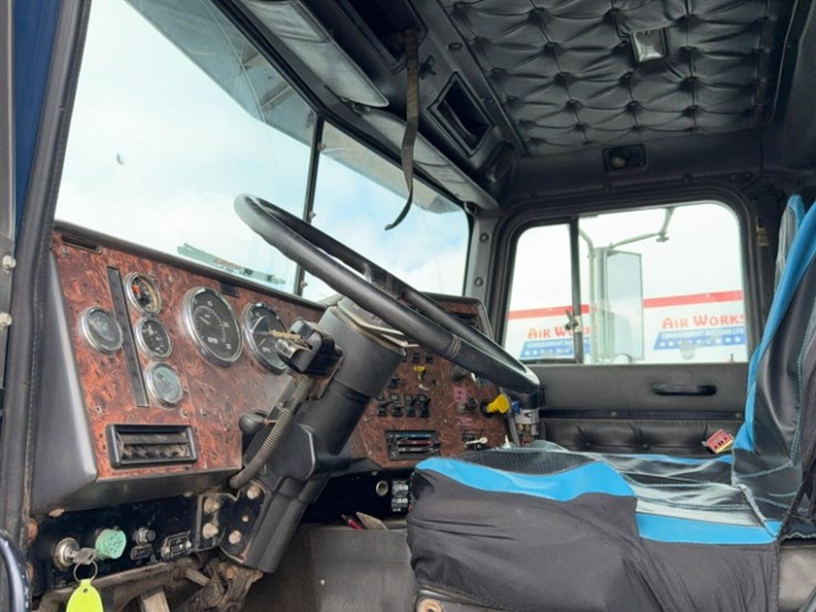 1998-international-9300-image-5