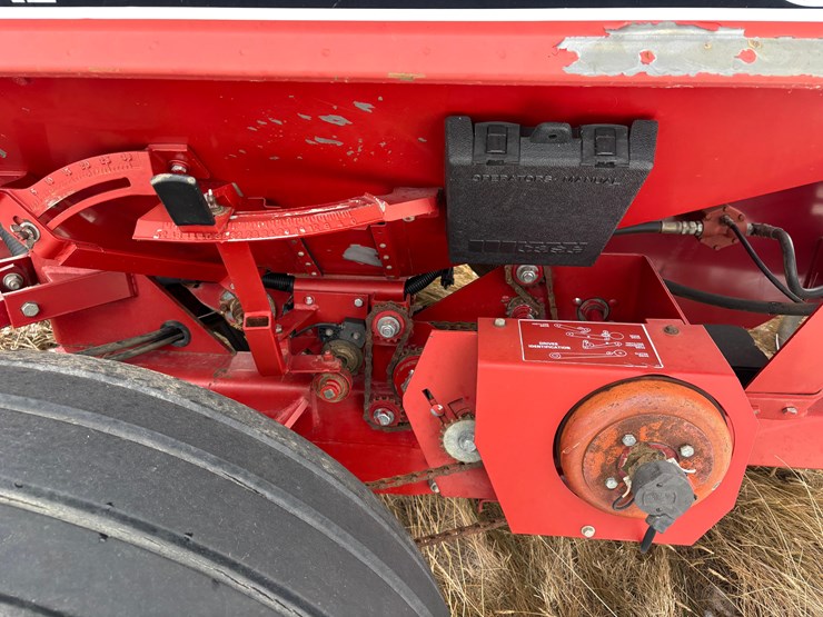 ji-case-8600-drill-image-45