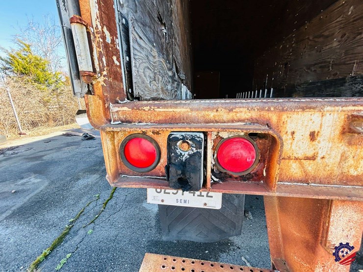 2001-utility-53-ft-image-38