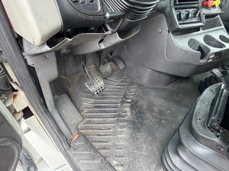 2016-international-prostar-image-41