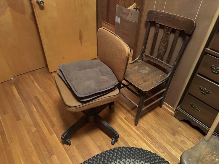 wooden-dresser-&-chairs-image-2