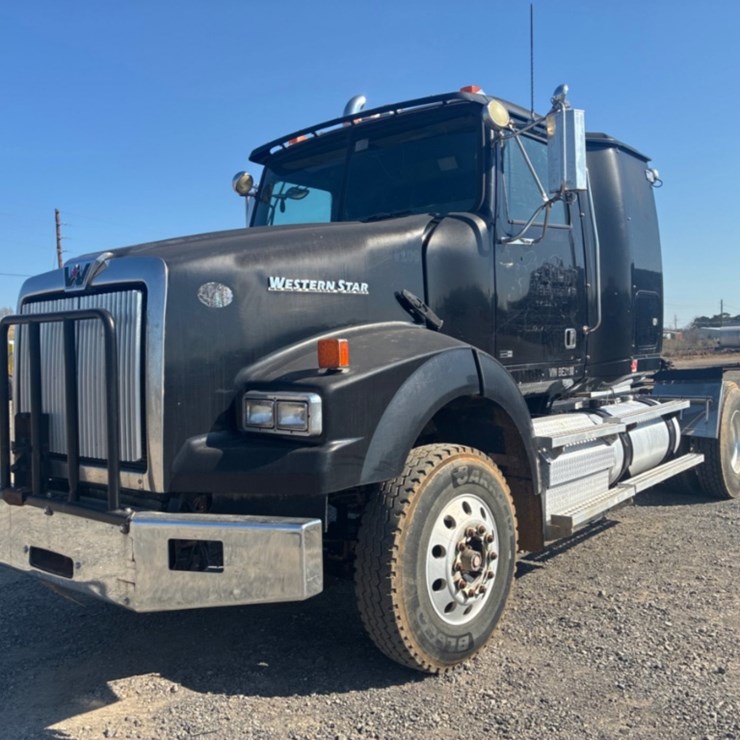 2012 WESTERN STAR 4900