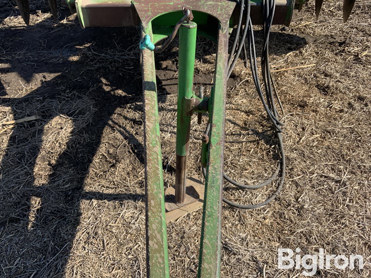 john-deere-630-image-12