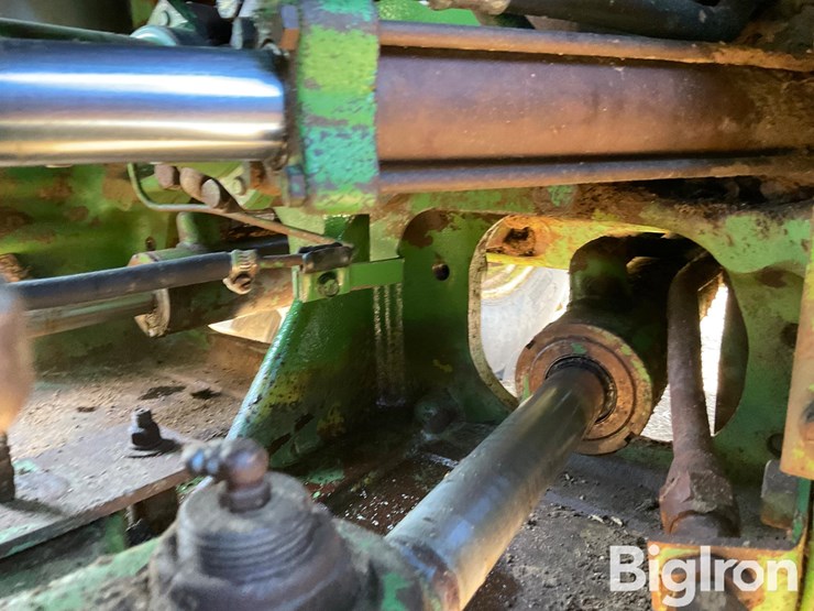 1976-john-deere-8430-image-16