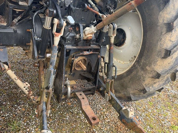 new-holland-ts100a-image-24