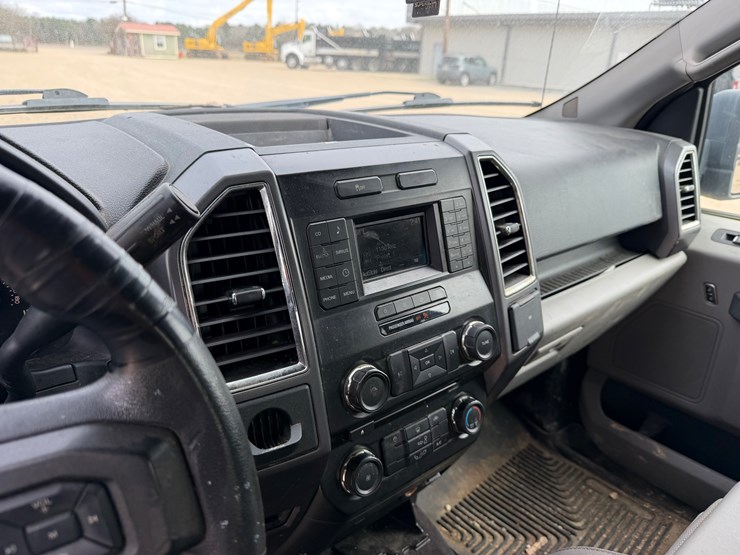 2016-ford-f150-image-12