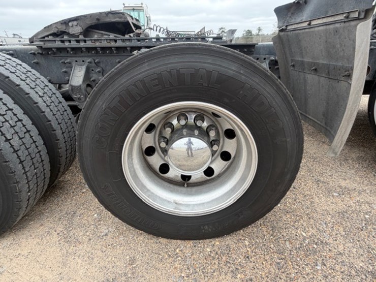 #227-•-2020-mack-anthem-image-41