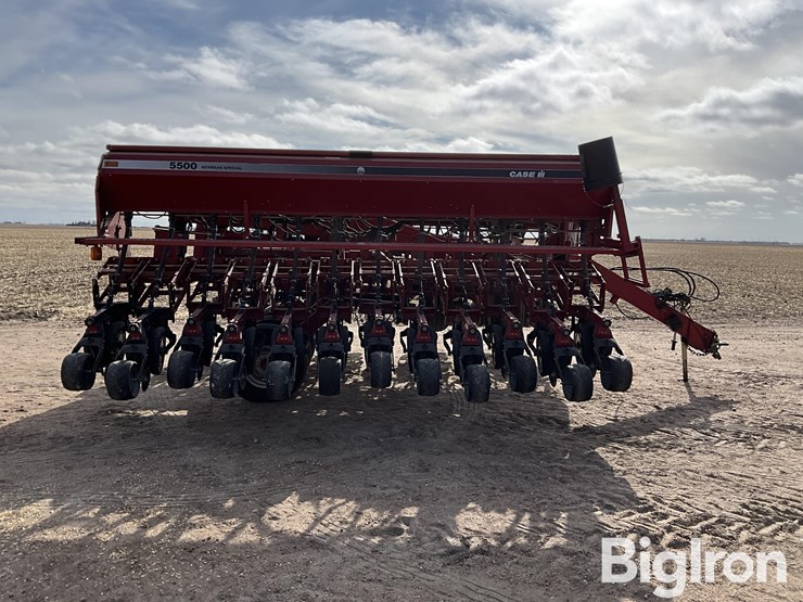 case-ih-5500-image-4