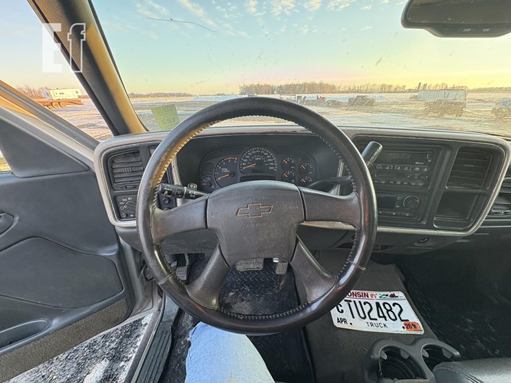 2003-chevrolet-silverado-3500-ls-image-22