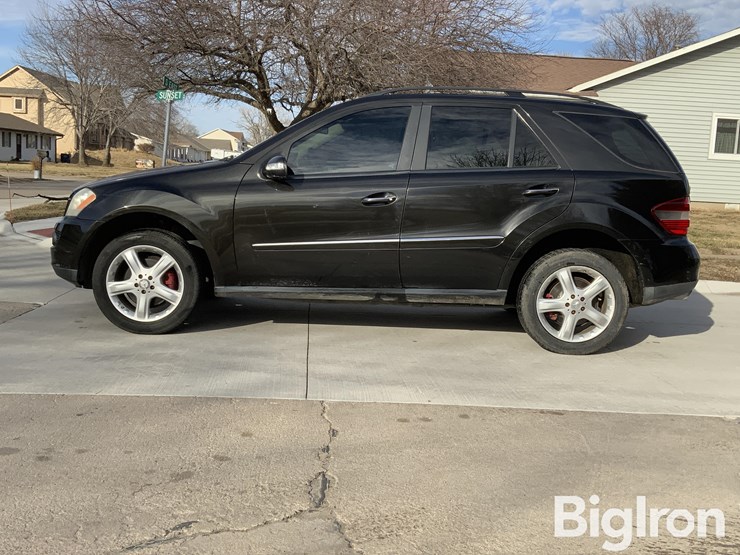 2008-mercedes-benz-ml350-image-8
