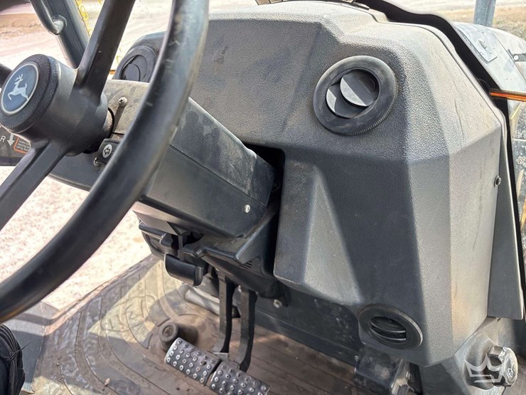 2014-deere-310sk-image-26