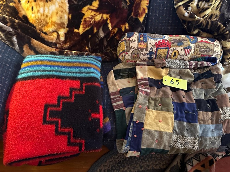 rustic-hunting-blankets-&-pillows-image-5