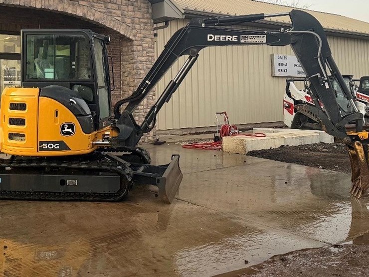 2023-deere-50g-image-1