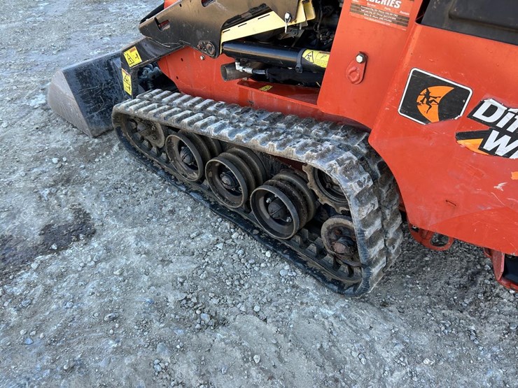2018-ditch-witch-sk1050-image-16