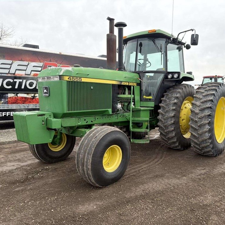 1989 JOHN DEERE 4555
