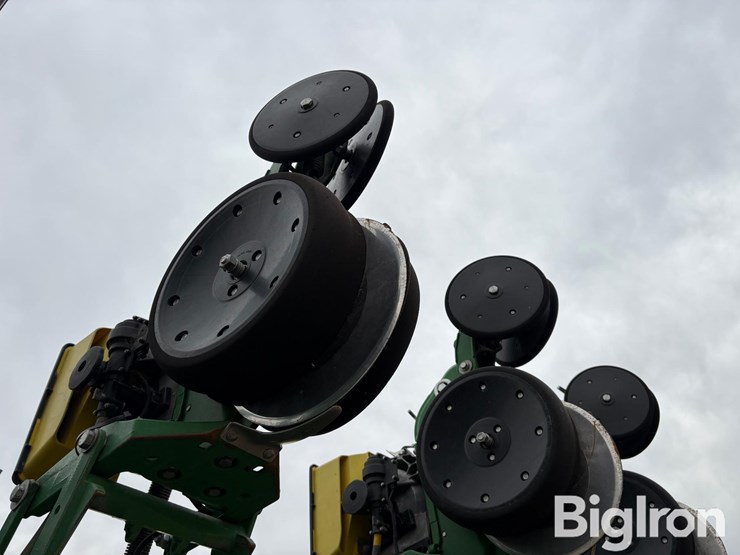 2015-john-deere-1795-image-14