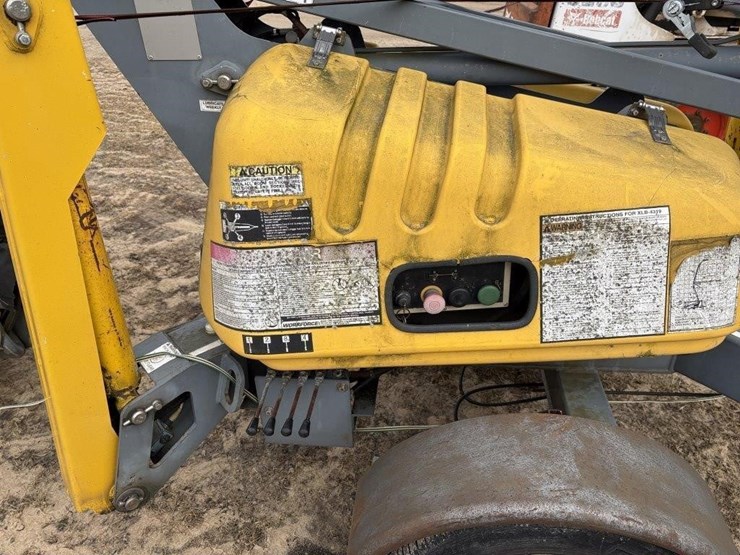 work-force-xlb-4319-pull-style-man-lift-image-4