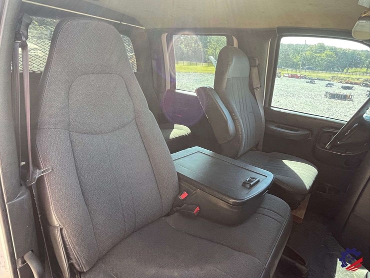 2007-gmc-c5500-flatbed-truck-image-59