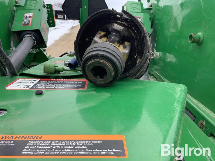 2020-john-deere-e12-image-11