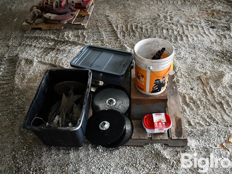 pallet-of-farm-support-image-4