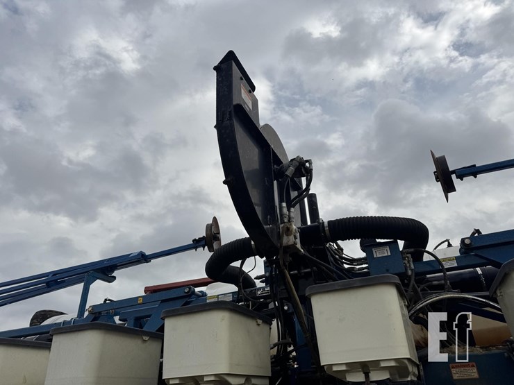 2008-kinze-3600-image-14