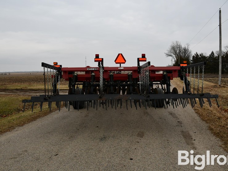 case-ih-870-ecolo-tiger-7-shank-disk-ripper-image-6