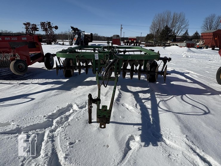 john-deere-210-image-2