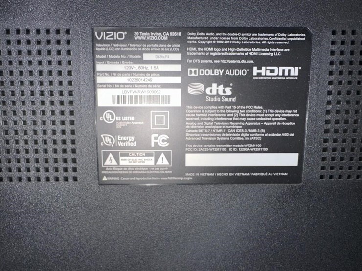 vizio-43"-hd-tv-&-tv-stand-image-8