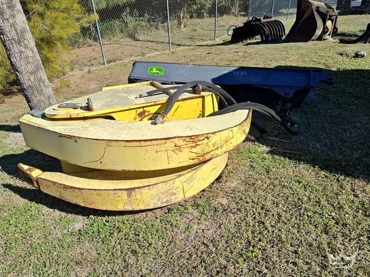 2013-john-deere-hydraulic-grapple-tractor-attachment-image-2
