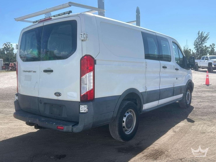 2017-ford-transit-image-3