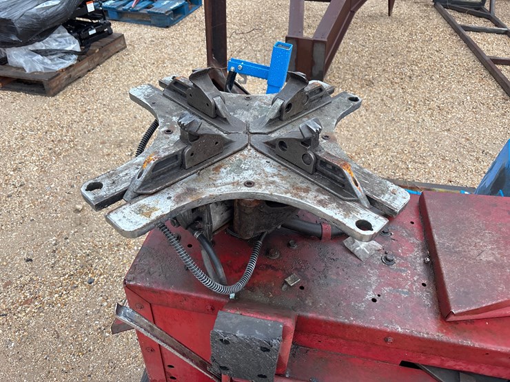 #1635-•-coats-tire-changing-machine-image-4